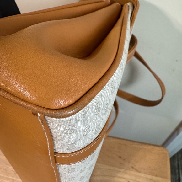 Gucci Micro Logo Tan and Cream Shoulder Bag - Picture 8 of 16